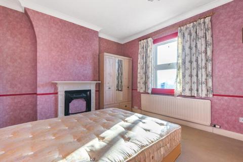 66 Bargates, Leominster, HR6 8EY