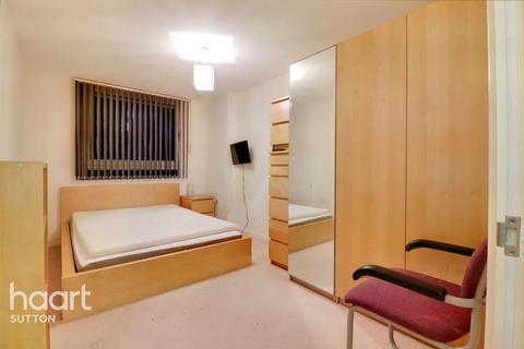 undefined, Throwley Way, Sutton