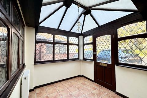 1 Barrett Close, Romford, RM3 7AY