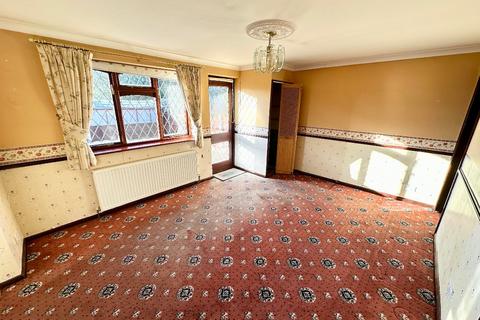 1 Barrett Close, Romford, RM3 7AY