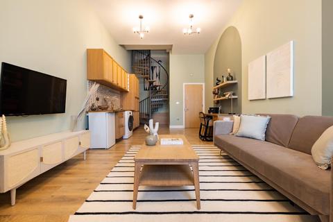 2 bedroom flat for sale, Lombard Road, Battersea