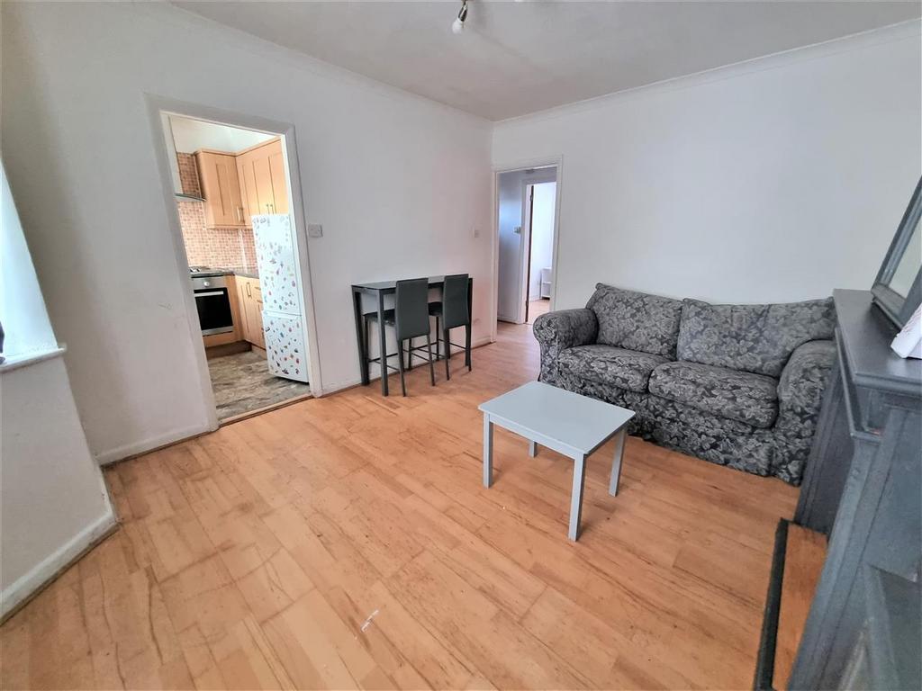 Elmcroft Close, Bedfont 2 bed for sale £295,000