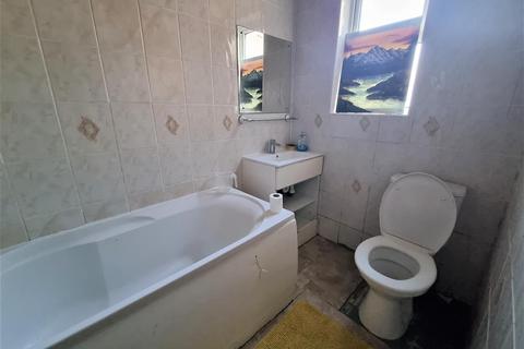 49 Elmcroft Close, Feltham, TW14 9HJ