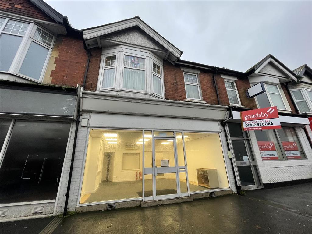 Ashley Road, Parkstone, Poole Property £833 pcm (£192 pw)
