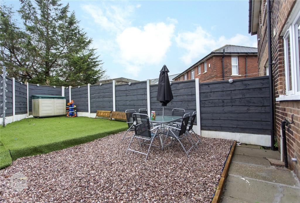 Clover Hall Crescent, Rochdale... 3 bed semidetached house £175,000