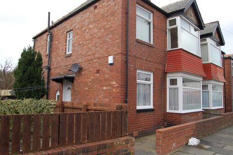 2 bedroom flat to rent, Lisle Street, Wallsend NE28