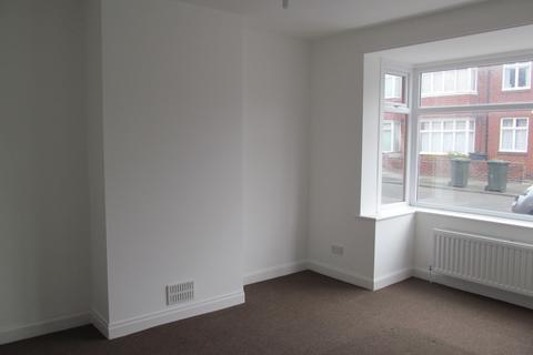 2 bedroom flat to rent, Lisle Street, Wallsend NE28