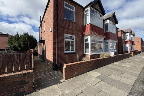 2 bedroom flat to rent, Lisle Street, Wallsend NE28