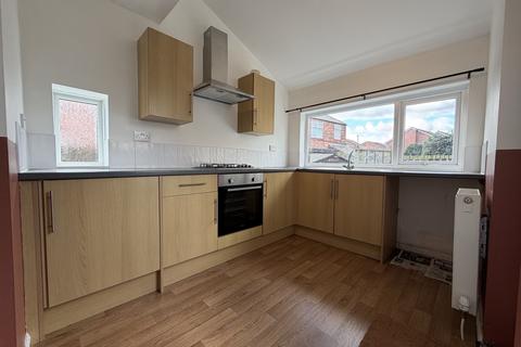 2 bedroom flat to rent, Lisle Street, Wallsend NE28