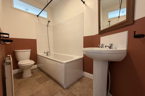 2 bedroom flat to rent, Lisle Street, Wallsend NE28