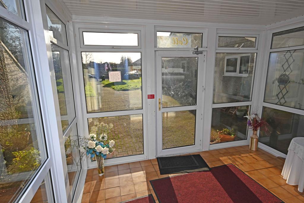 Fairhaven, Dunoon, Argyll, PA23 2 bed flat £73,000