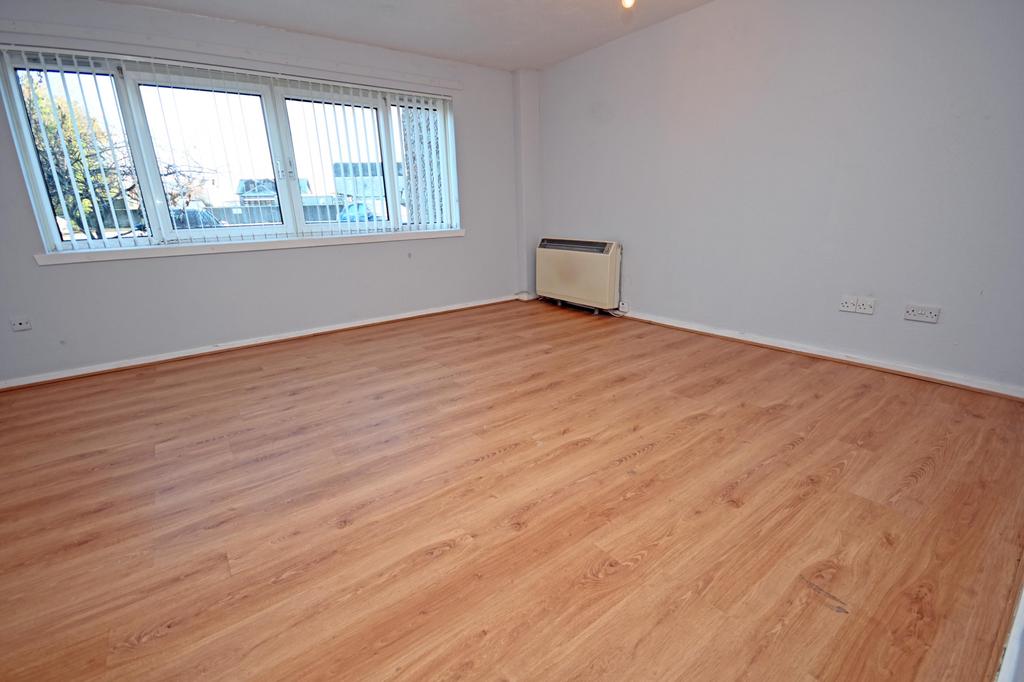 Fairhaven, Dunoon, Argyll, PA23 2 bed flat - £73,000