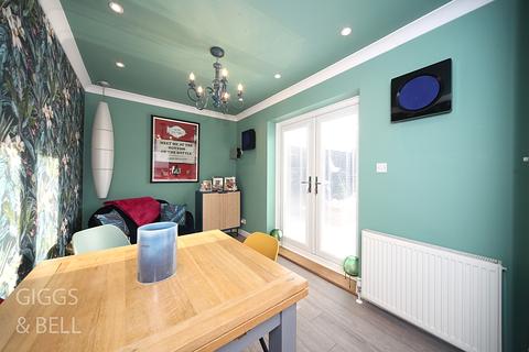 69 Exton Avenue, Luton, LU2 0LH