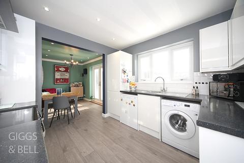 69 Exton Avenue, Luton, LU2 0LH