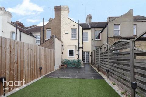 2 bedroom terraced house to rent, Gordon Road, Dartford