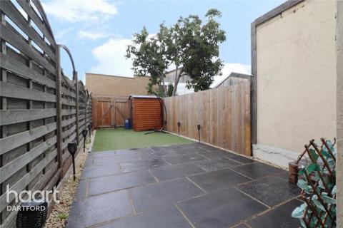 2 bedroom terraced house to rent, Gordon Road, Dartford
