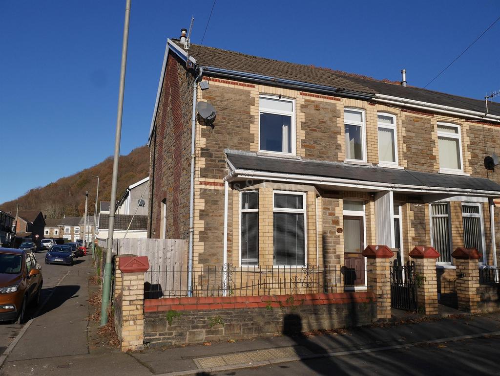 John Street, Cwmcarn, Newport. NP11 7EH 3 bed end of terrace house for