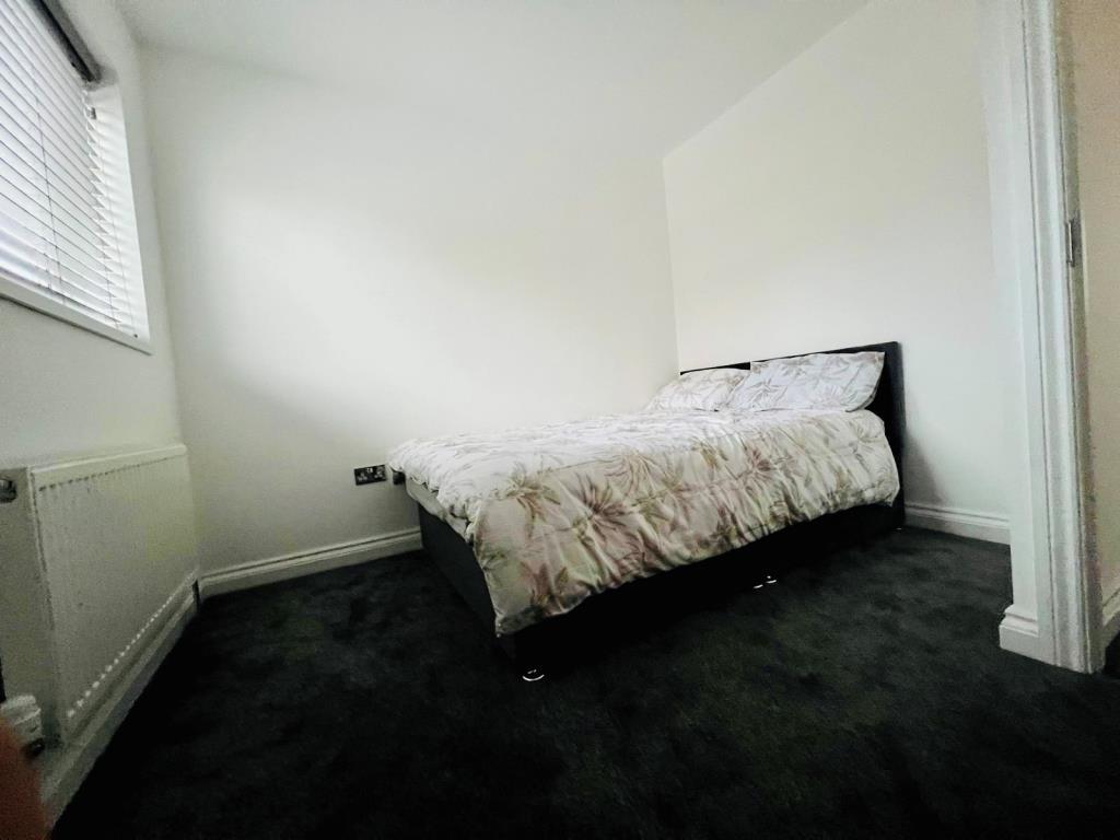 Banbury, OX16 3 bed terraced house £1,600 pcm (£369 pw)