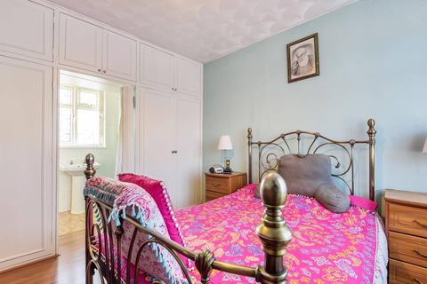 4 bedroom semi-detached house for sale - Dalmeny Crescent, Hounslow, TW3