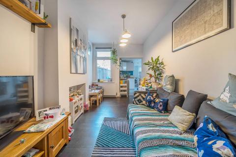 16 Bishops Park Road, London, SW16 5TT