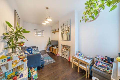16 Bishops Park Road, London, SW16 5TT