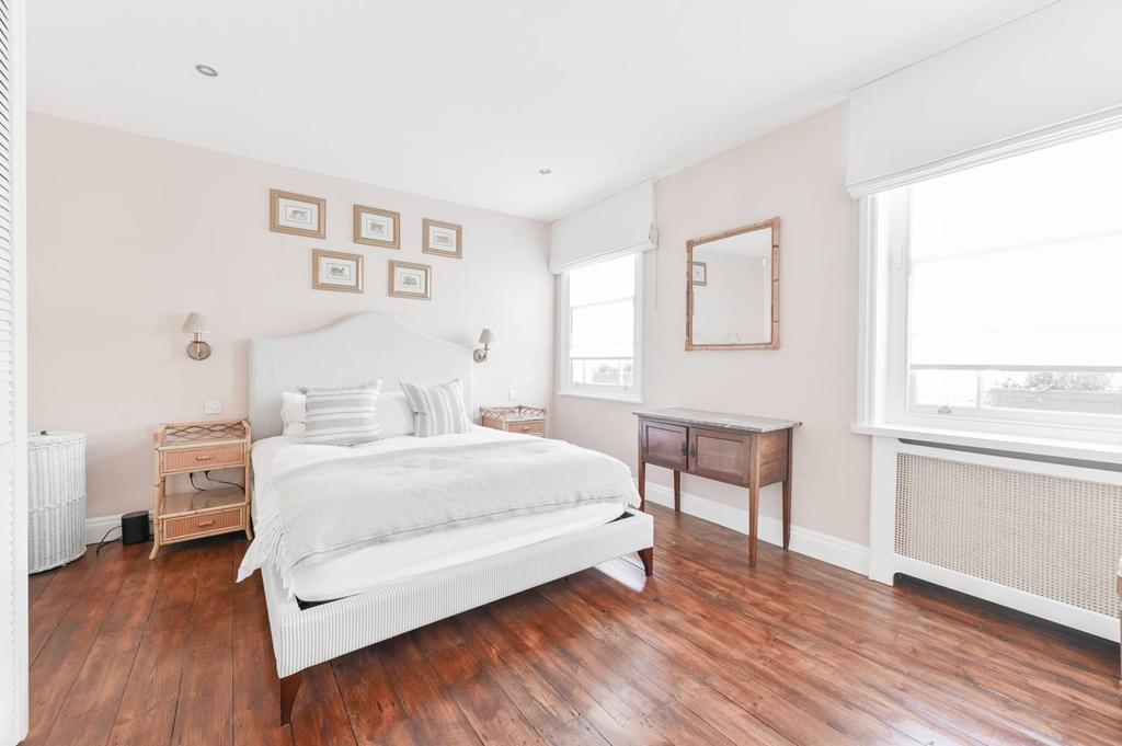 Vauxhall, Vauxhall, London, SW8 3 bed terraced house £5,417 pcm (£1,250 pw)