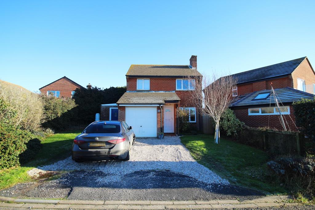 Milford On Sea, Lymington, Hampshire, SO41 3 bed detached house to rent