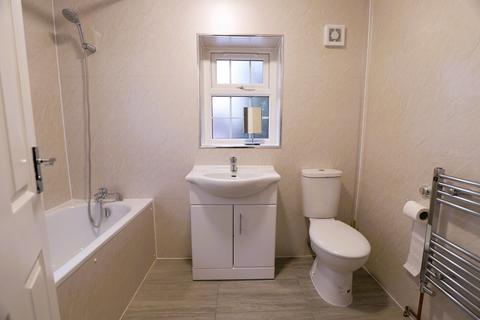120 Doddsfield Road, Slough, SL2 2AJ