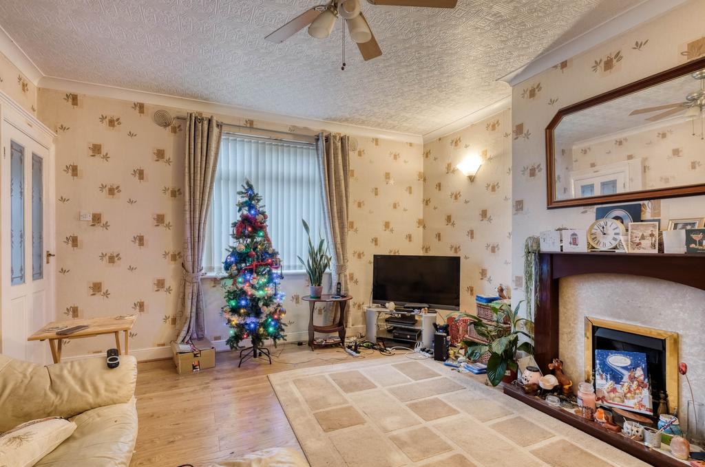 Parsons Road, Redditch, B98 7EQ 3 bed semidetached house £190,000