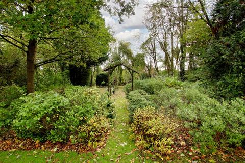 126 Waxwell Lane, Pinner, HA5 3ES