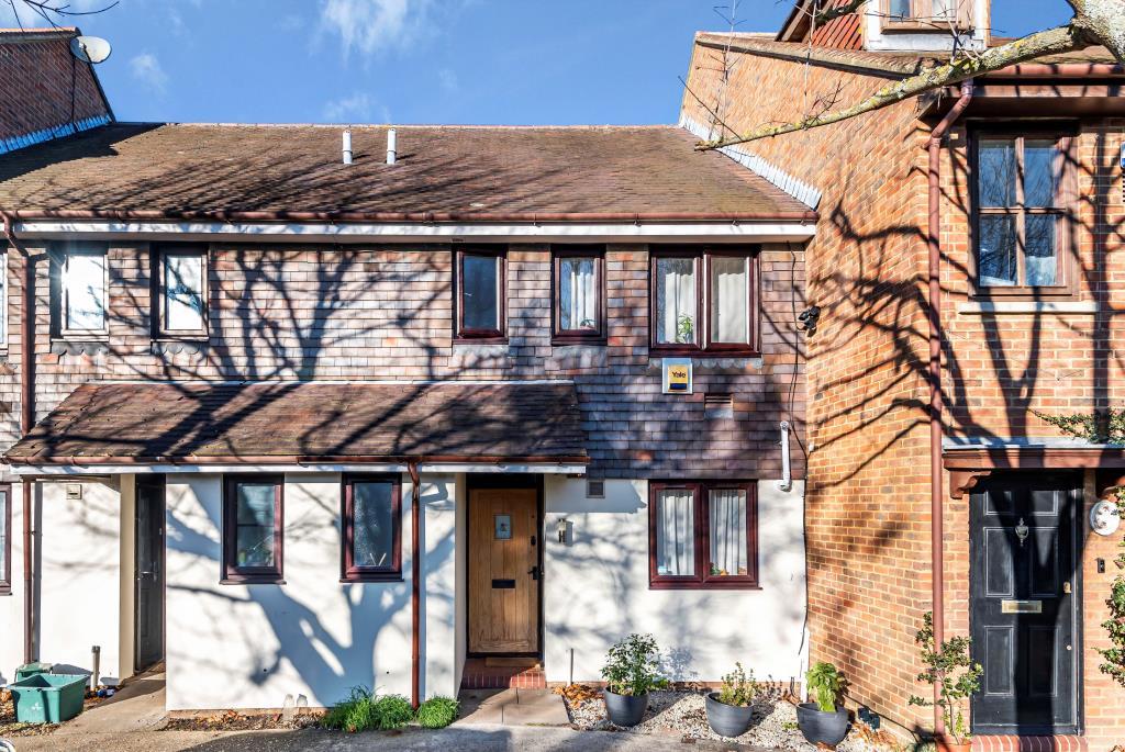 Hounslow, London, TW3 3 bed terraced house for sale £500,000