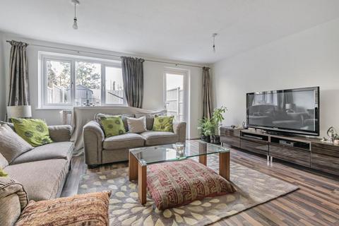 154 Stanley Road, Hounslow, TW3 1YT