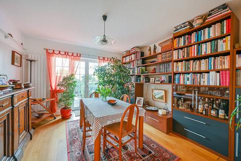 4 Bruton Way, London, W13 0BY