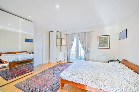 4 Bruton Way, London, W13 0BY