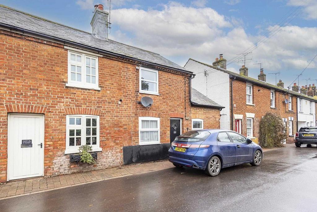Long Marston 2 bed cottage for sale £312,500