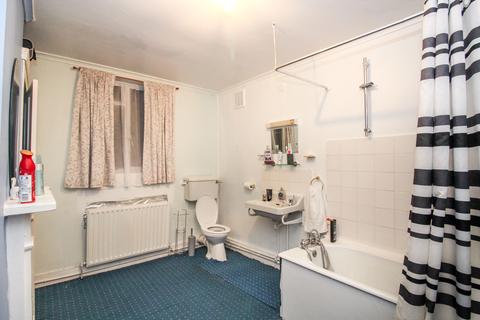 106 Gloucester Road, London, E17 6AF