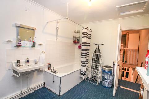 106 Gloucester Road, London, E17 6AF
