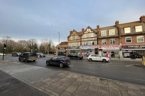 Retail property (high street) to rent - Worcester Park, KT4