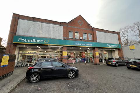 Retail property (high street) to rent - Worcester Park, KT4