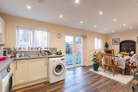 5 Grange Road, Woodlands, Doncaster, DN6 7PT