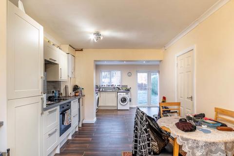 5 Grange Road, Woodlands, Doncaster, DN6 7PT