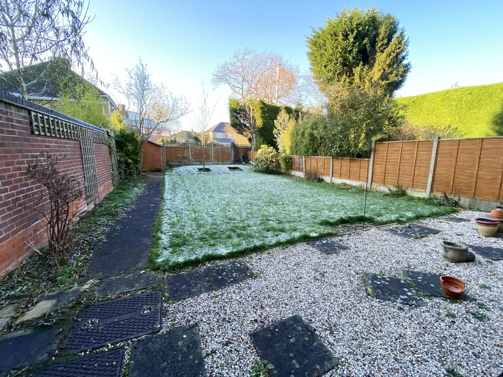 Haslucks Green Road, Shirley 3 bed semidetached house for sale £360,000