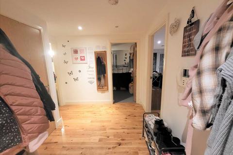 2 bedroom flat for sale - Mast Quay, LONDON