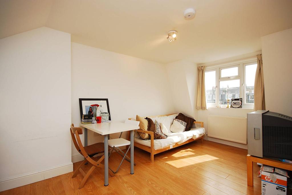 Verbena Gardens, Hammersmith, London, W6 1 Bed Flat - £1,550 Pcm (£358 Pw)