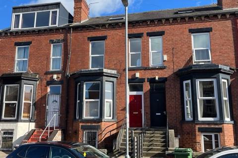 28 Brudenell Mount, Leeds, LS6 1HT
