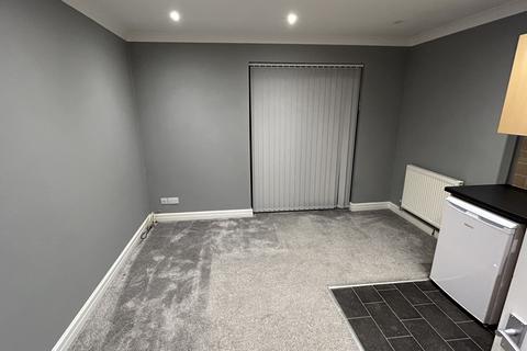 1 bedroom flat to rent, Howe Gardens, Kendal.