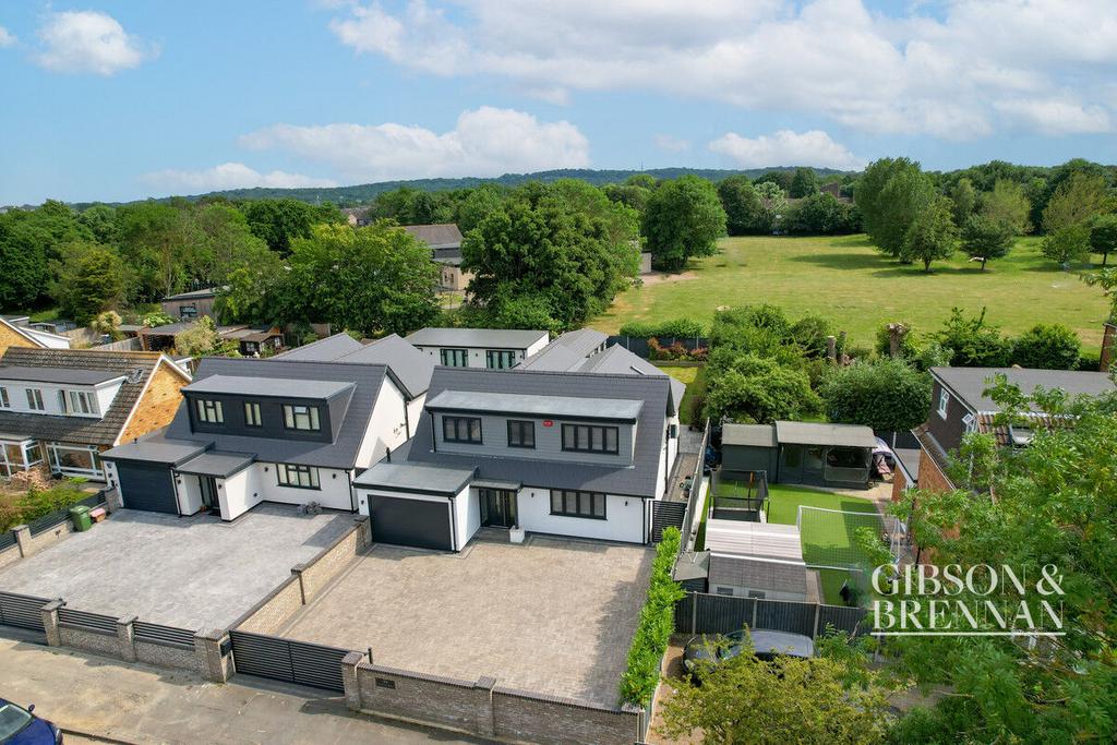 Worthing Road, Basildon, SS15 4 bed detached house for sale £825,000