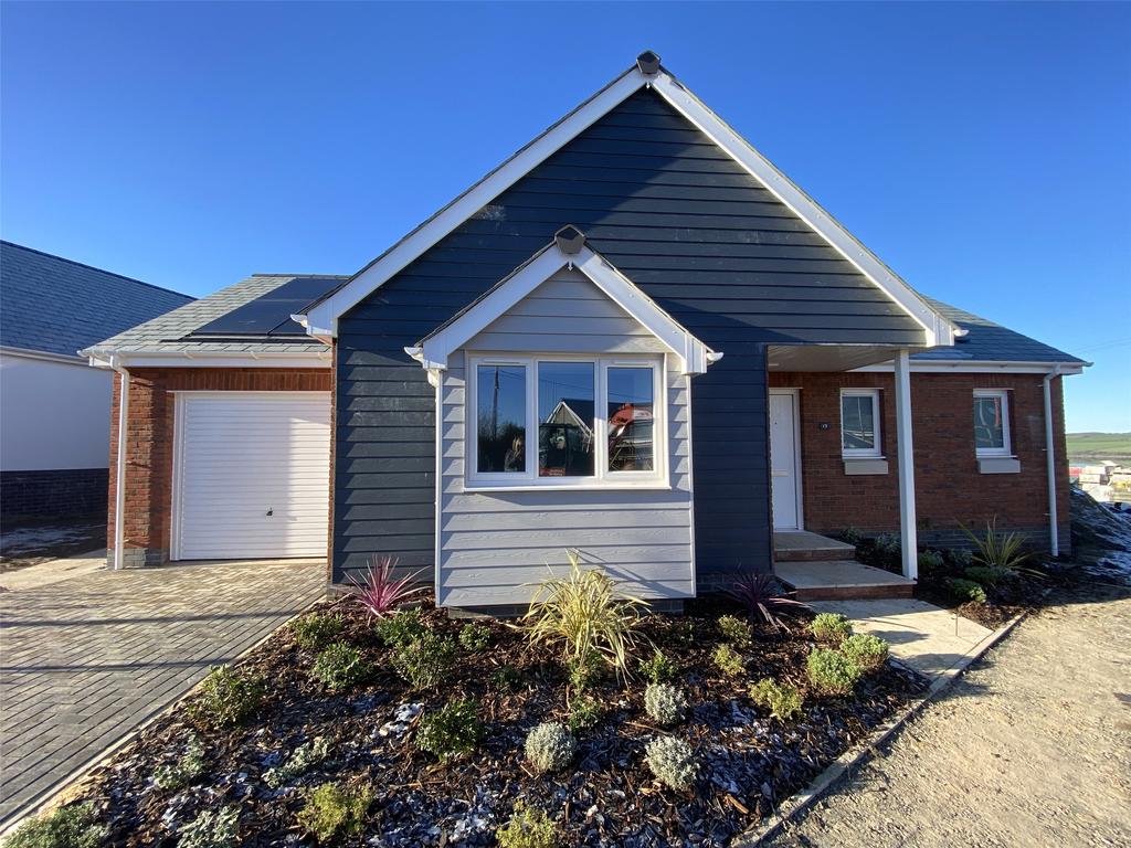 Anchorwood View, Sticklepath... 2 bed bungalow £1,100 pcm (£254 pw)