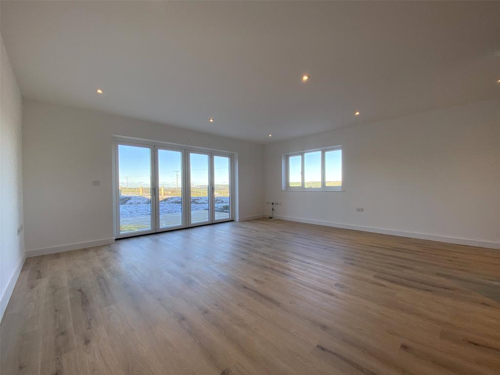 Anchorwood View, Sticklepath... 2 bed bungalow £1,100 pcm (£254 pw)