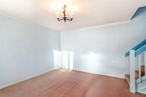 25 Taylor Close, Orpington, BR6 9UH